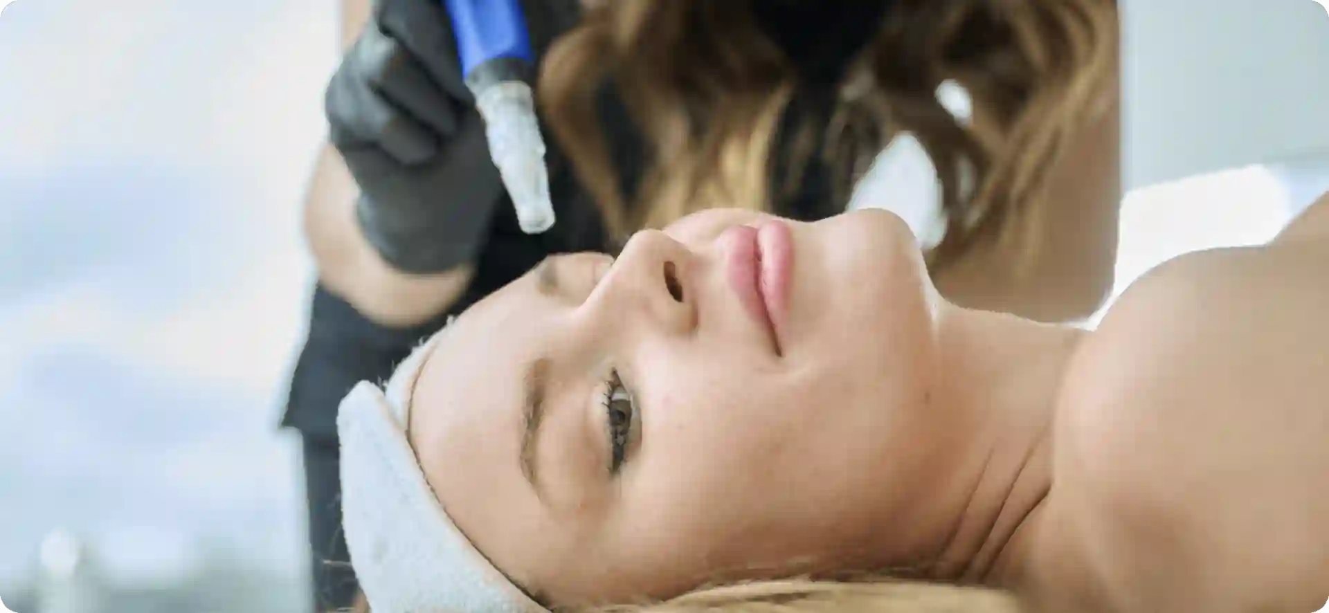 How Do Microneedles Trigger New Collagen and Elastin in Loose Skin Kensington?